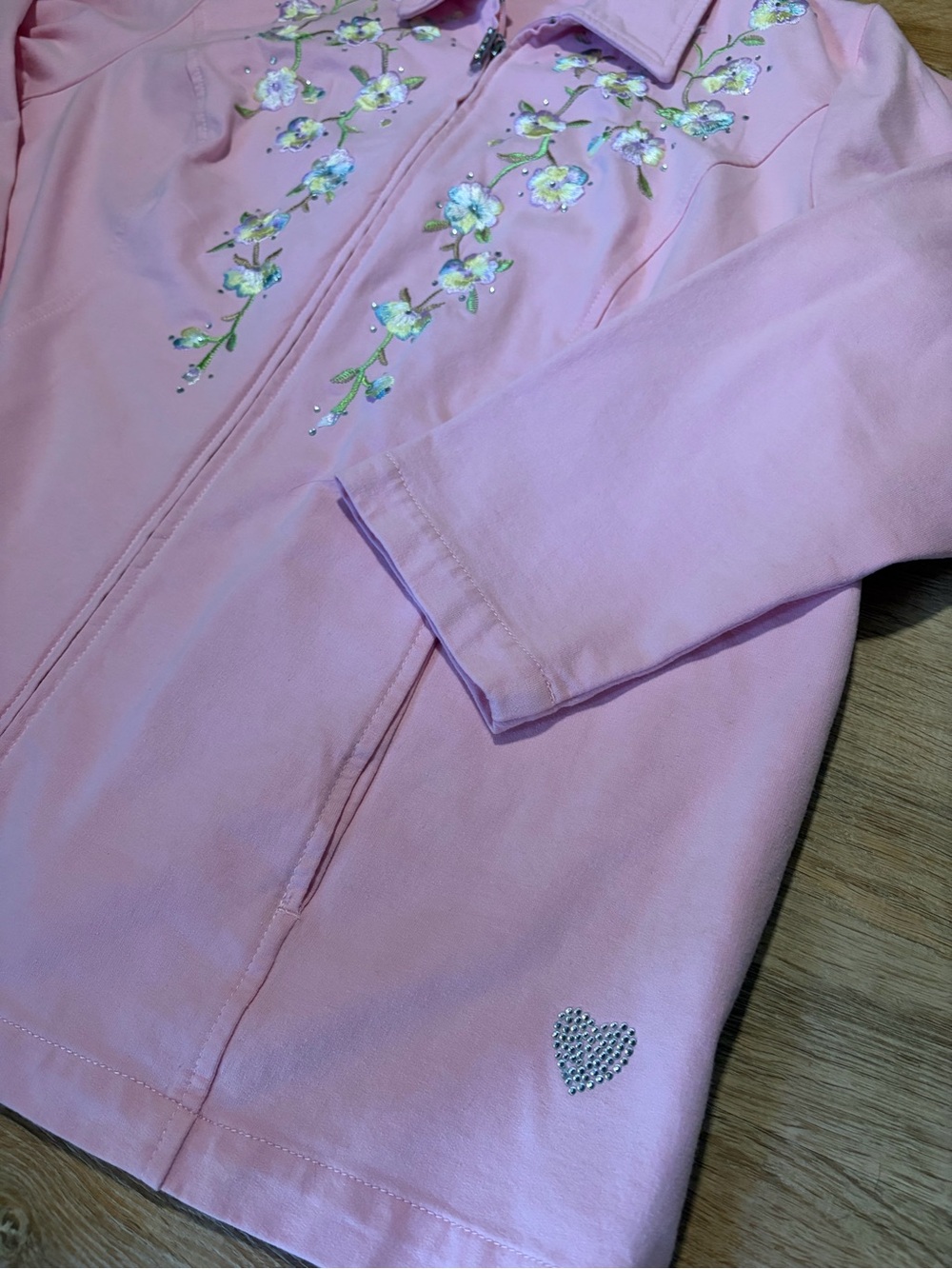 Quacker Factory Pink Embroidered Floral Rhinestone Heart Teddy Jacket - Picture 2 of 7